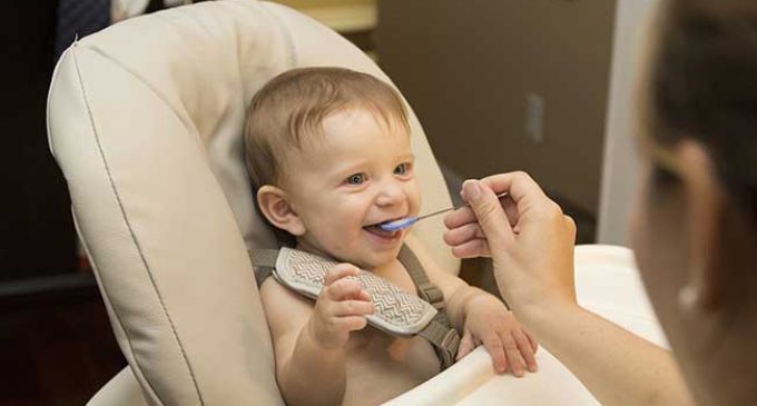 Introducing Solid Foods to Baby: 10 Helpful Tips to Remember